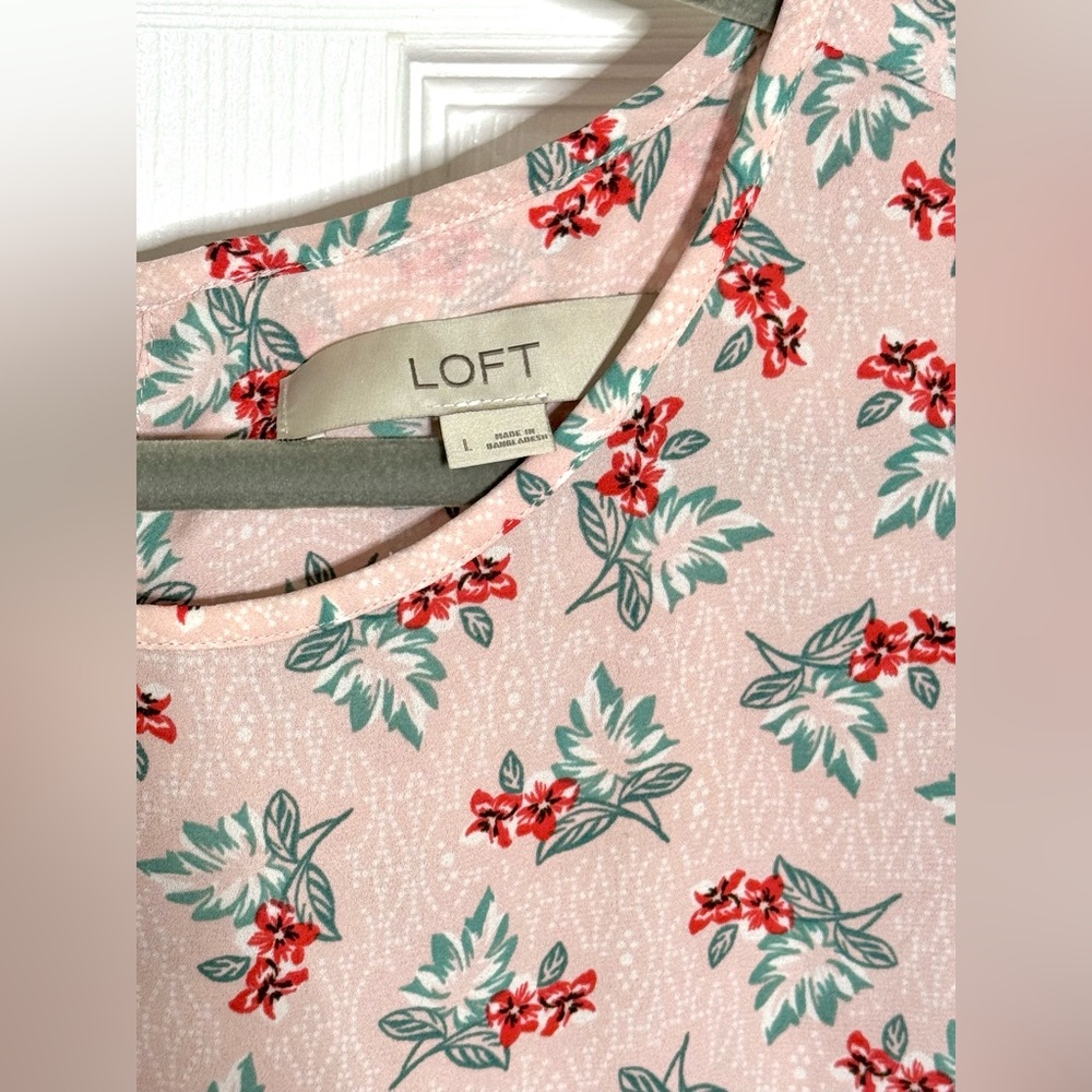 LOFT sleeveless top- GUC